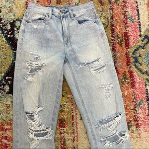 American Eagle ripped light wash mom jeans